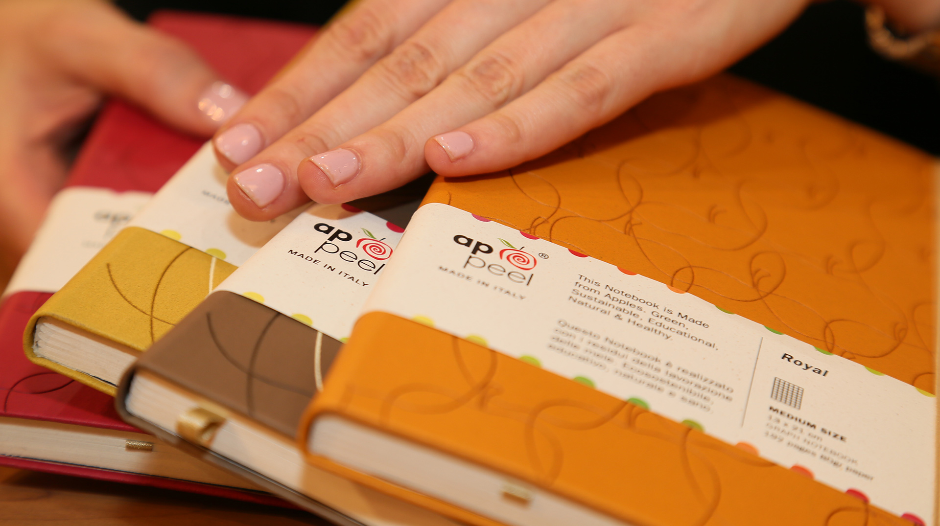 Ökologische Kalender & Notizbücher: Appeel ©Lediberg Ökologische Kalender & Notizbücher aus Apfelpapier: Appeel von Lediberg